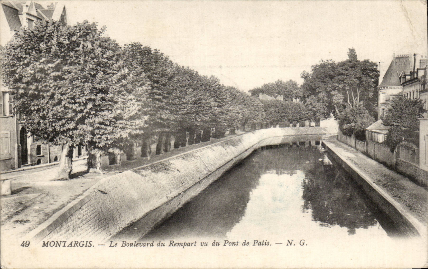 CPA Montargis die Prachtstrasse des Rampart gesehen von der Brucke der ertragsarmen Weide
