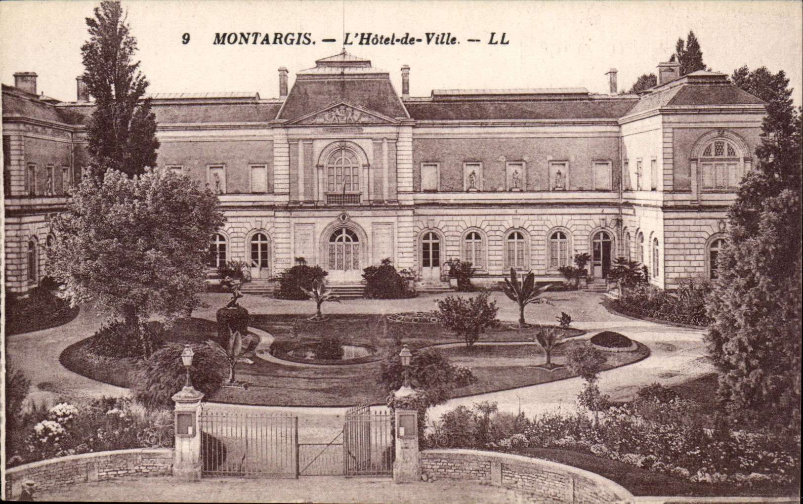 CPA Montargis das Rathaus