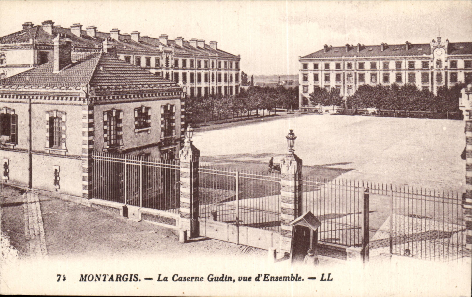 CPA Montargis das Gudin pfeift Gesamtabbildung aus