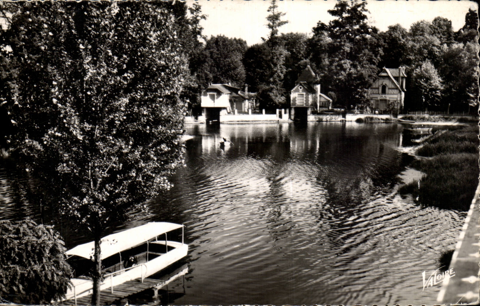 CPSM Olivet Loiret and its hangars has boats