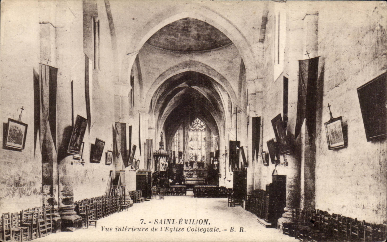 CPA Saint Emilion Seen interior of the collegiate church