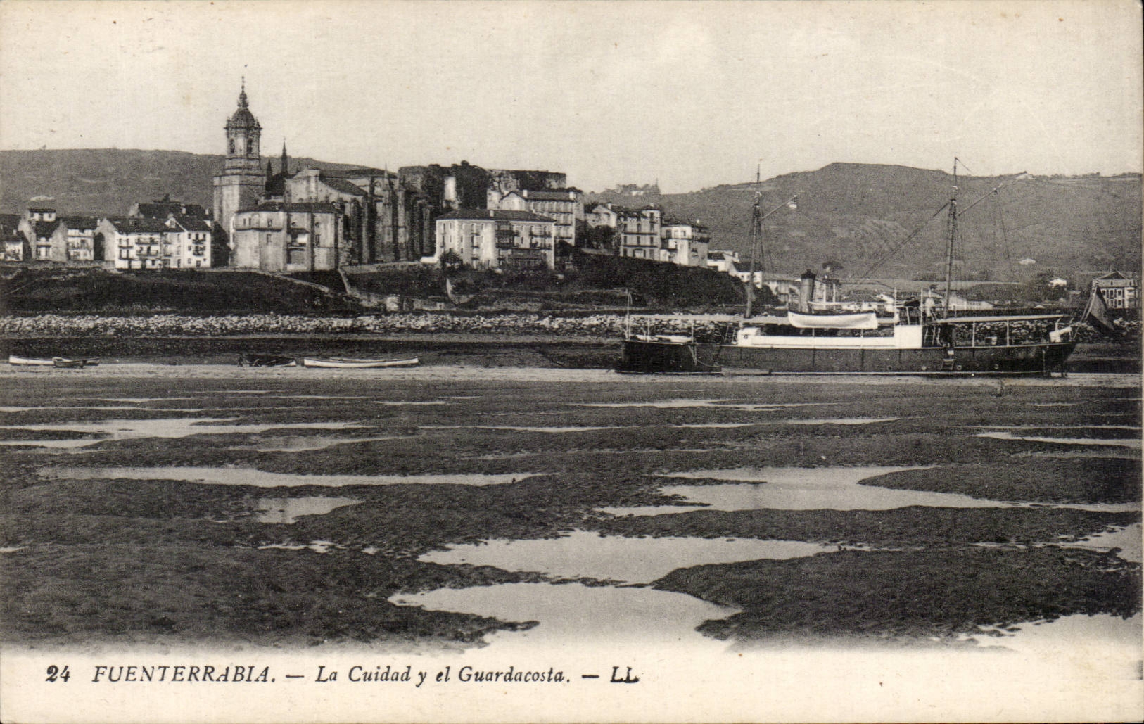 CPA Spain Spain Espana Fuenterrabia Ciudad there el Guardacosta