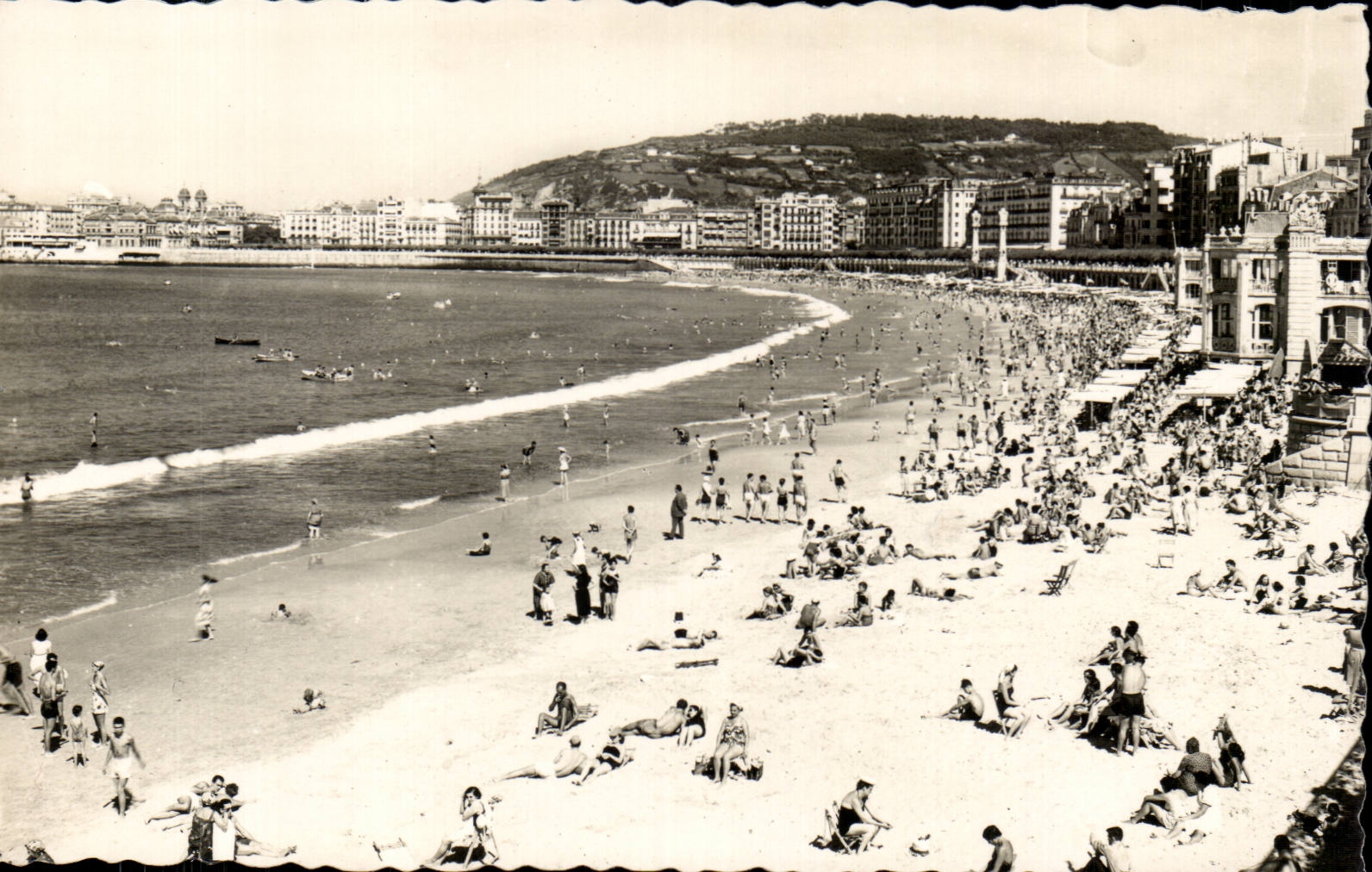 CPSM Spain Spain Espana San Sebastian Playa of the concha