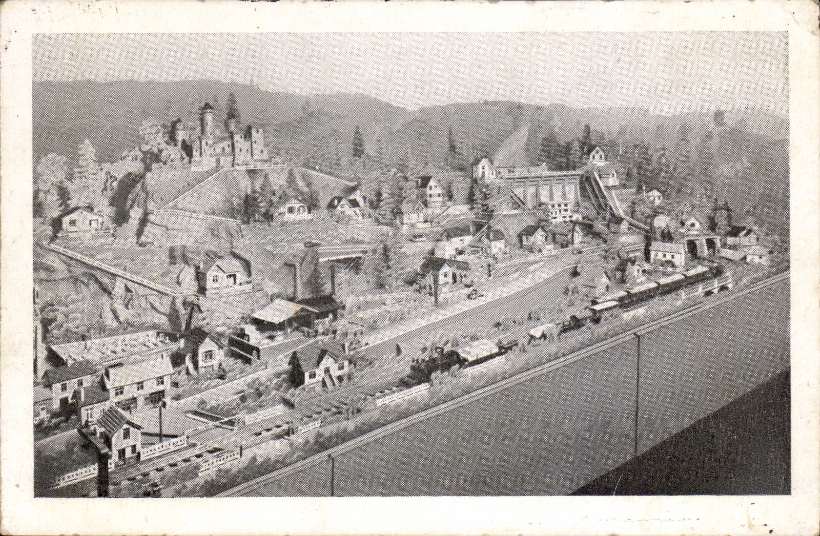 Country of wonders CPA Model of train