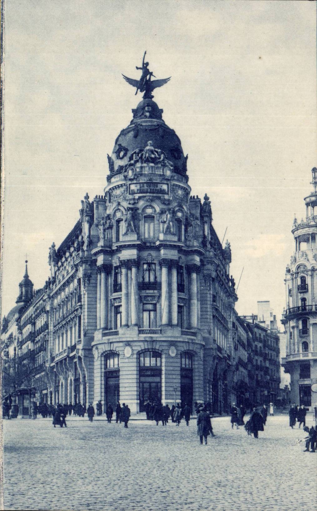 CPA Spain Spain Espana Madrid Fixes lacala Edifico de El Fenix Espanol