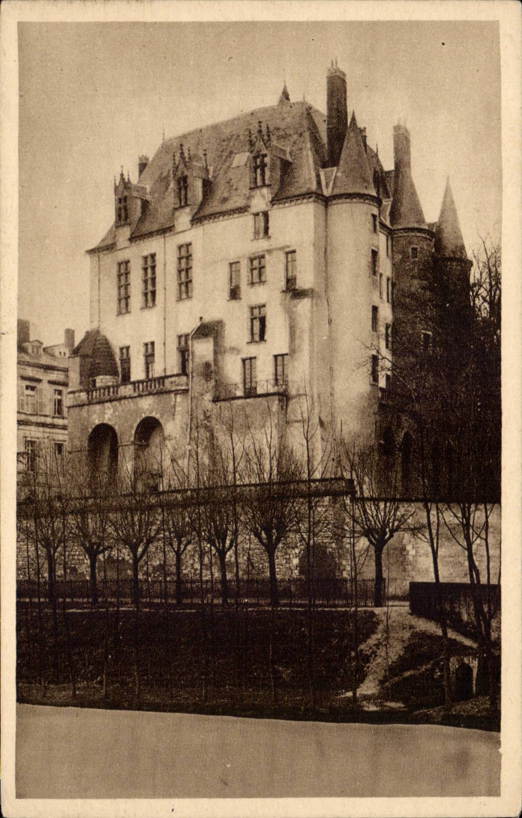 CPA Chateauroux Le castle Raoul NR