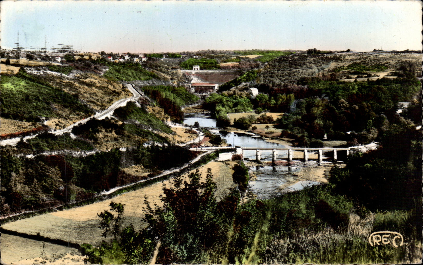 Valle de CPA del hueco la presa Eguzon al puente de las pilas