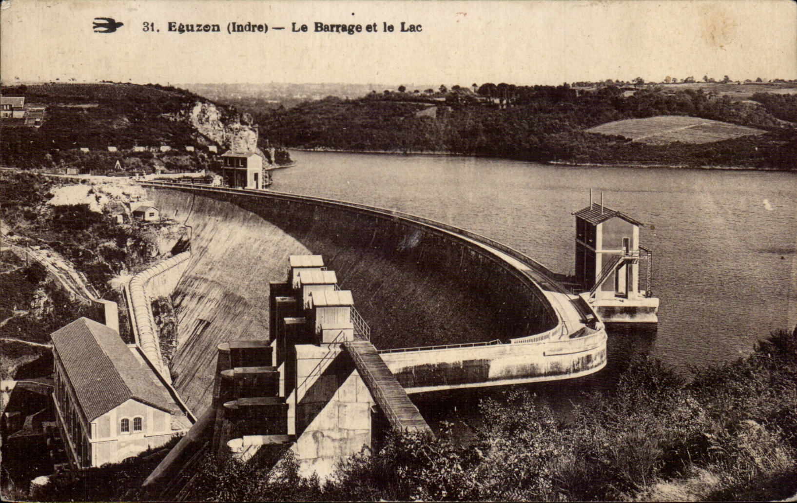 Valle de CPA del hueco la presa Eguzon y el lago