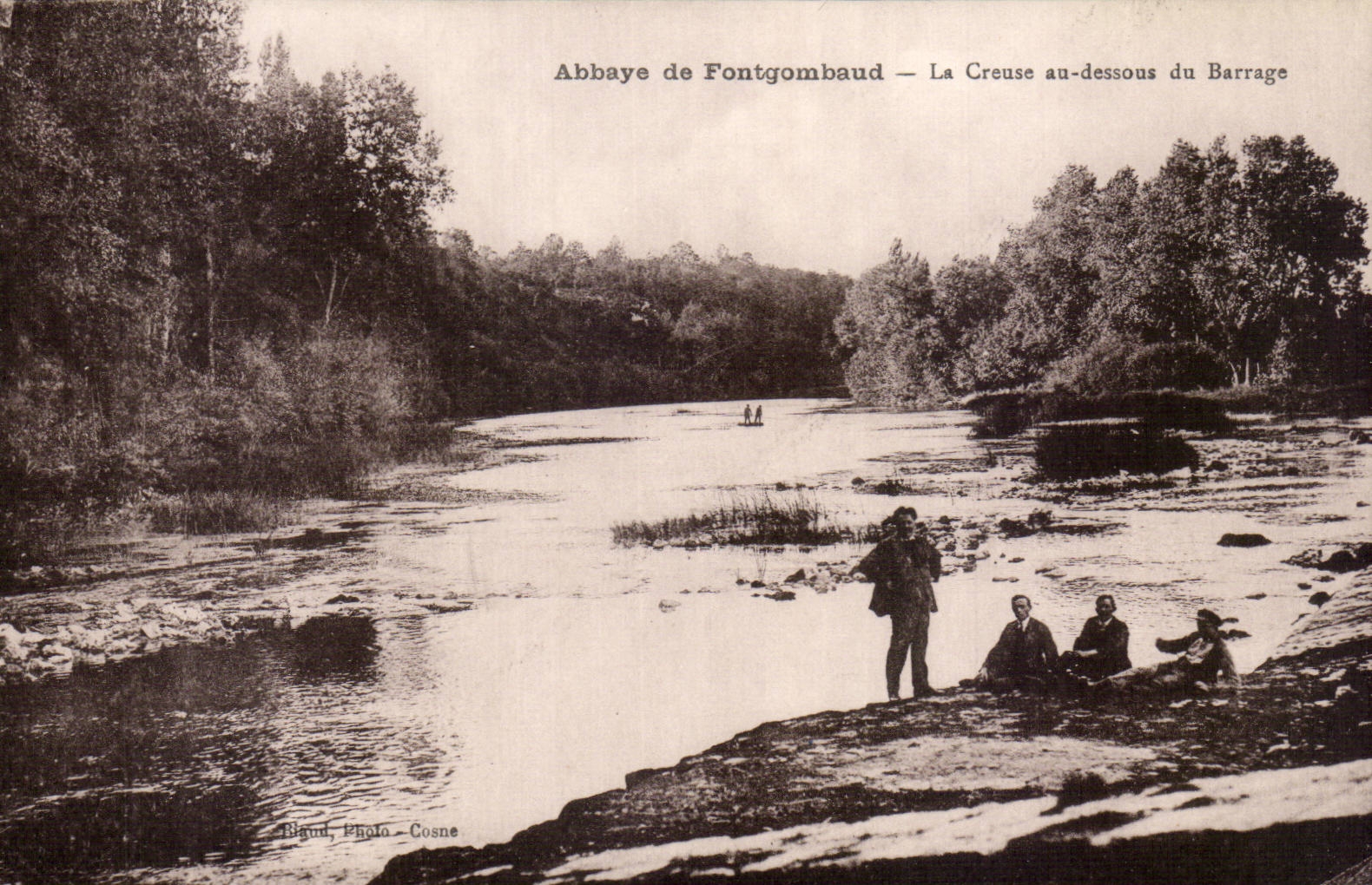 Abadia de CPA de Fontgombaud el hueco con la parte mas inferior de la detencion