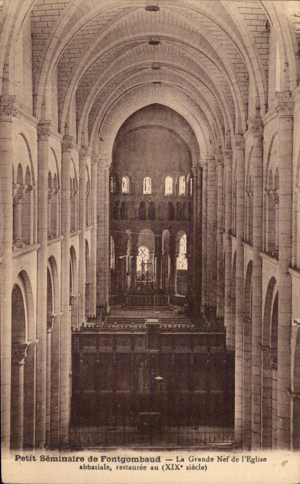 Pequeno seminario de CPA de Fontgombaud el gran cubo de la iglesia de la abadia