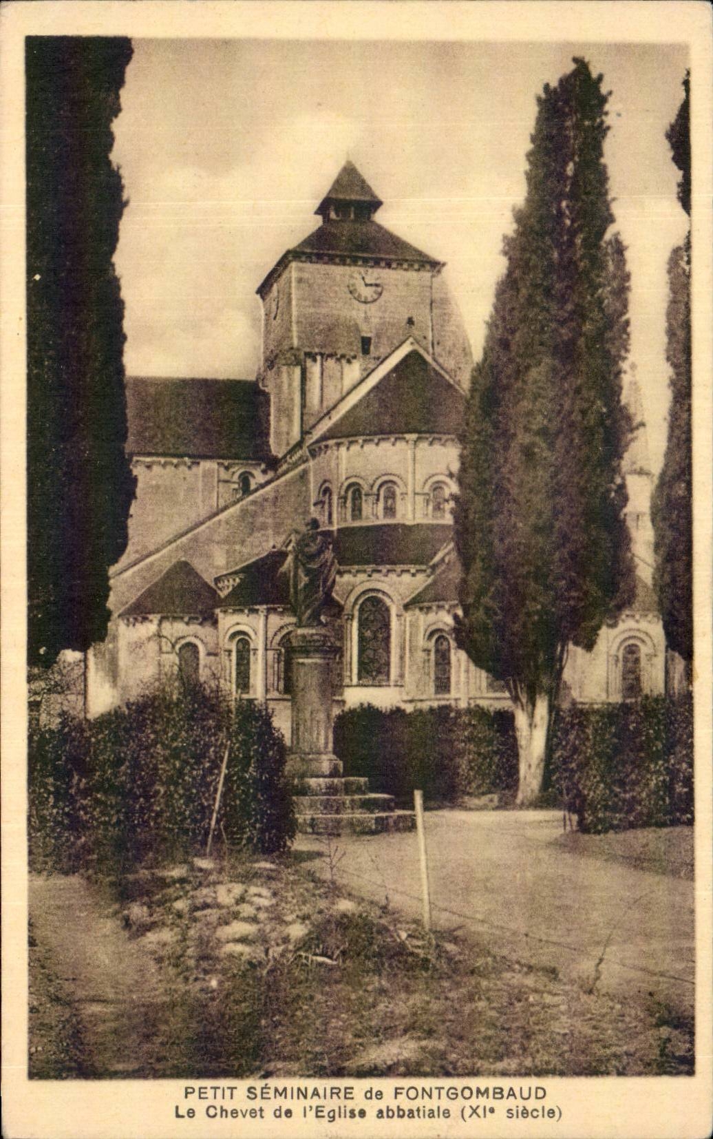 Pequeno seminario de CPA de Fontgombaud Le bedside de la iglesia de la abadia