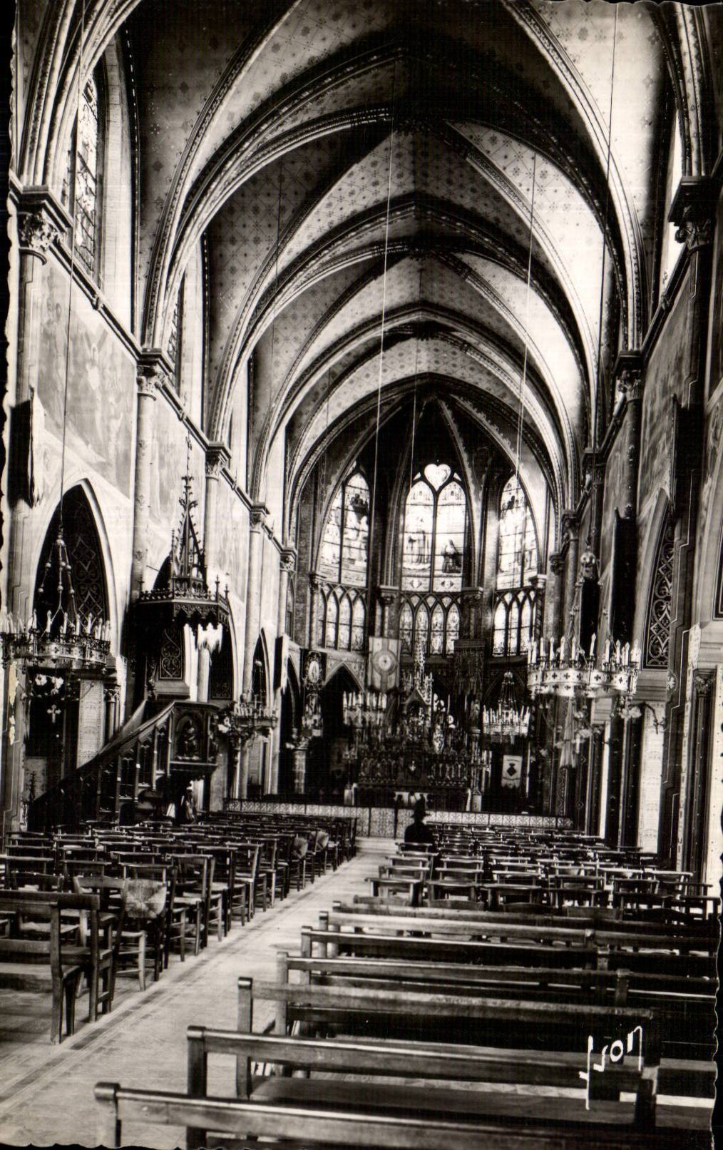 CPSM Issoudun Basilica of the Sacring Heart the great nave