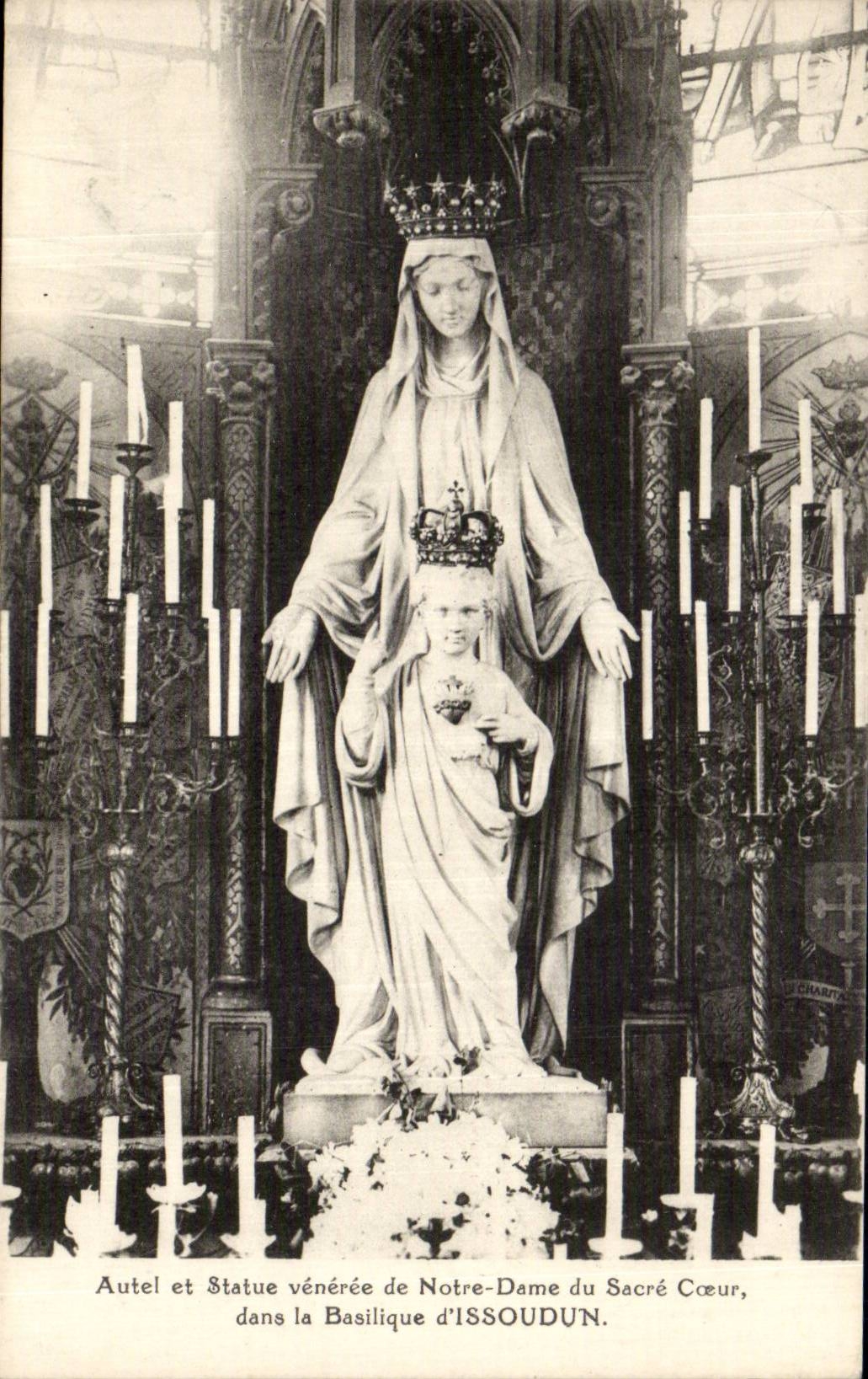 CPA Issoudun Autel et statue veneree de Notre Dame du Sacre Coeur