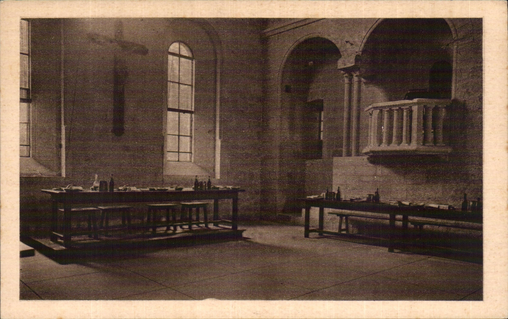 CPA Abbey of ND of Aiguebelle by Grignan Le refectory the pulpit of the reader