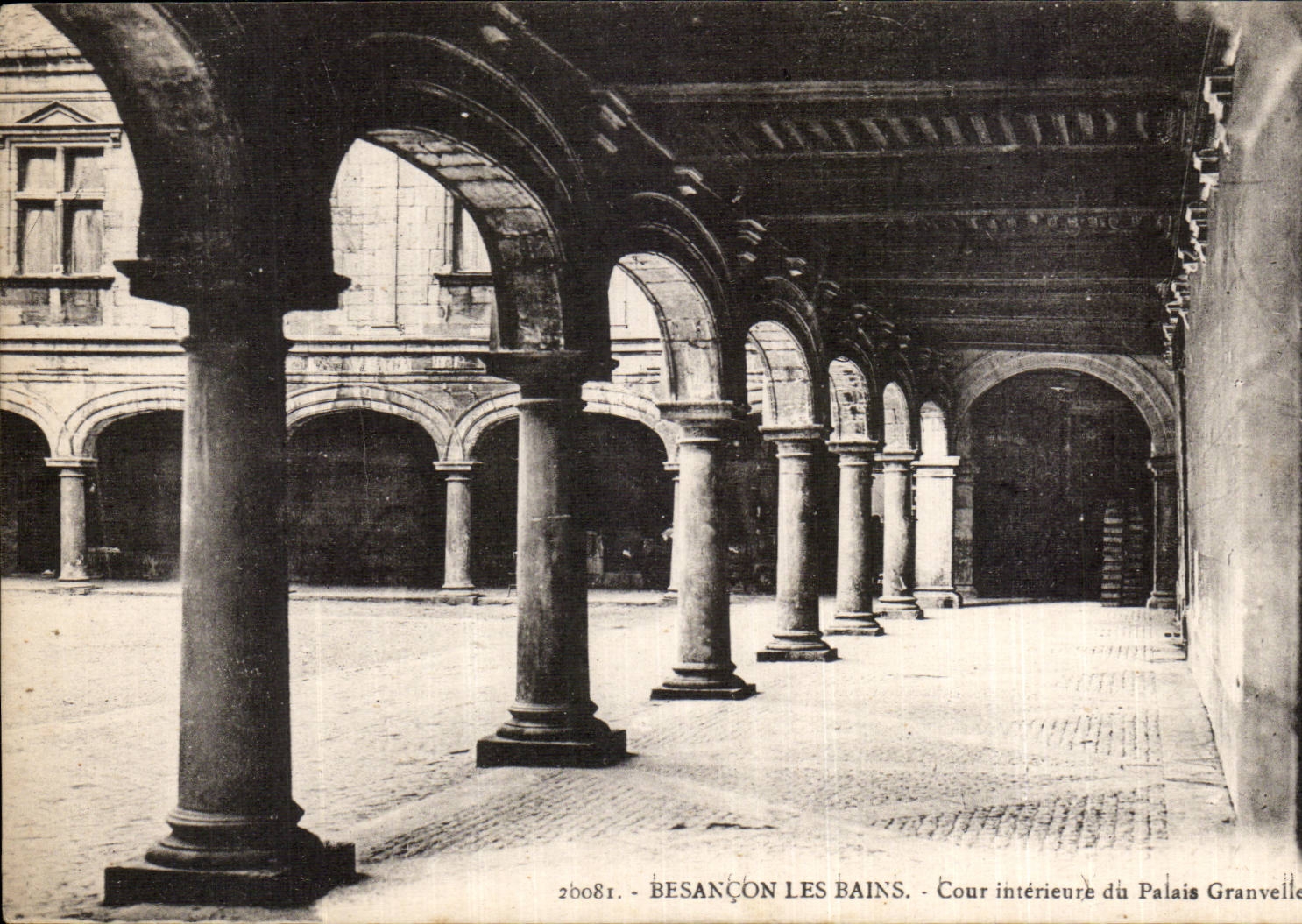 CPA Besancon les Bains interior Court of the Granvelle Palate