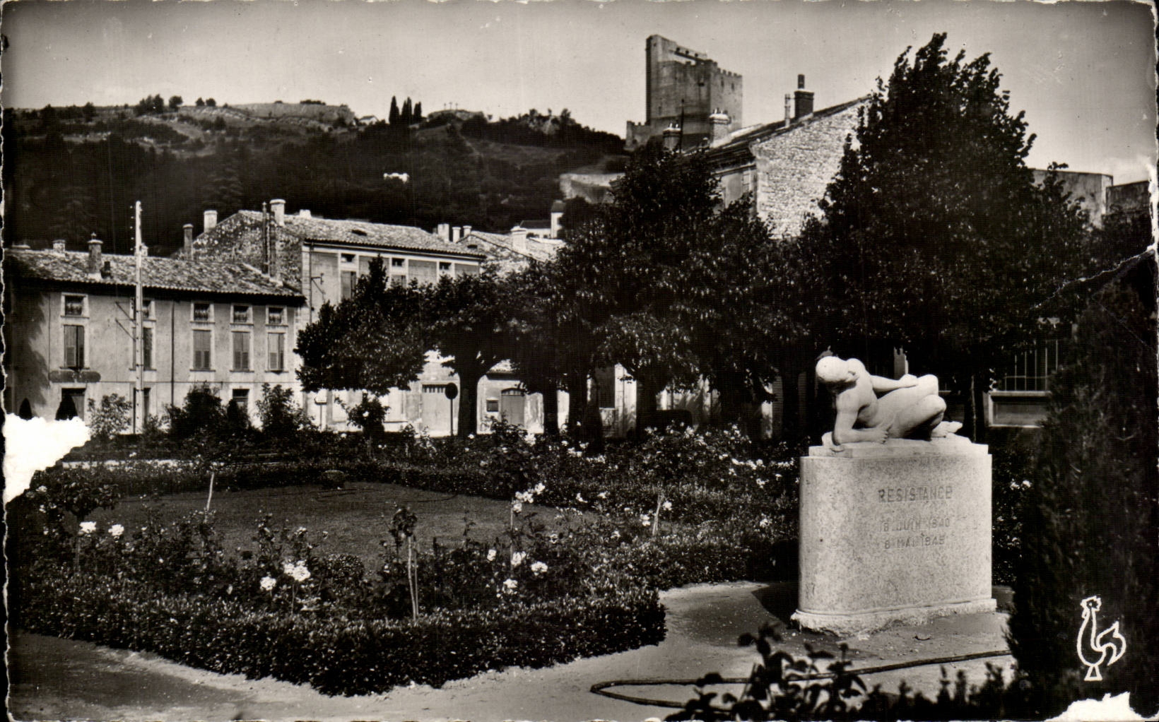 CPSM Crest Public garden of the Station and monument of Resistance