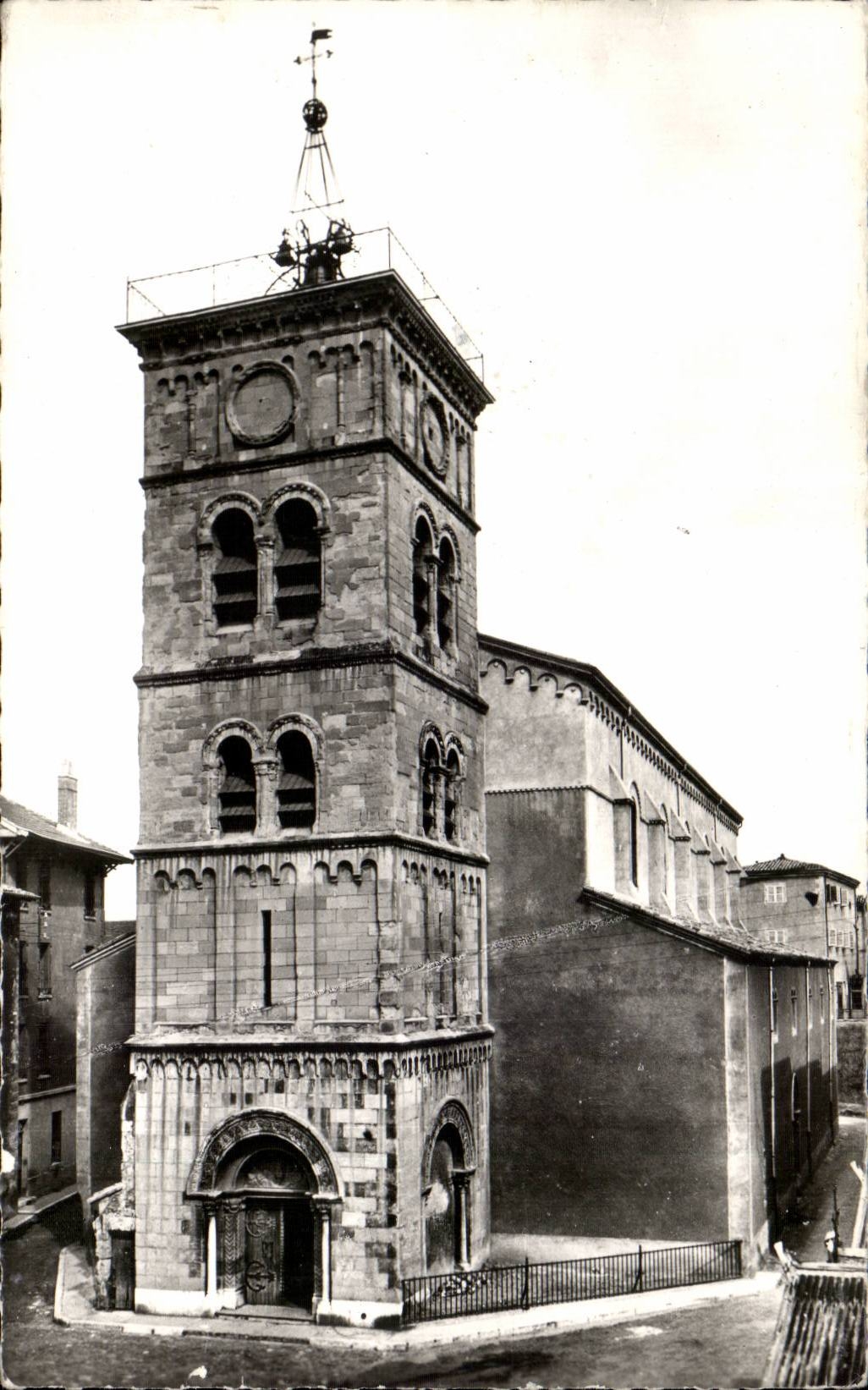 Valencia de CPSM en la Campana-torre 12ma de Saint Jean Baptiste de la iglesia de Rhone