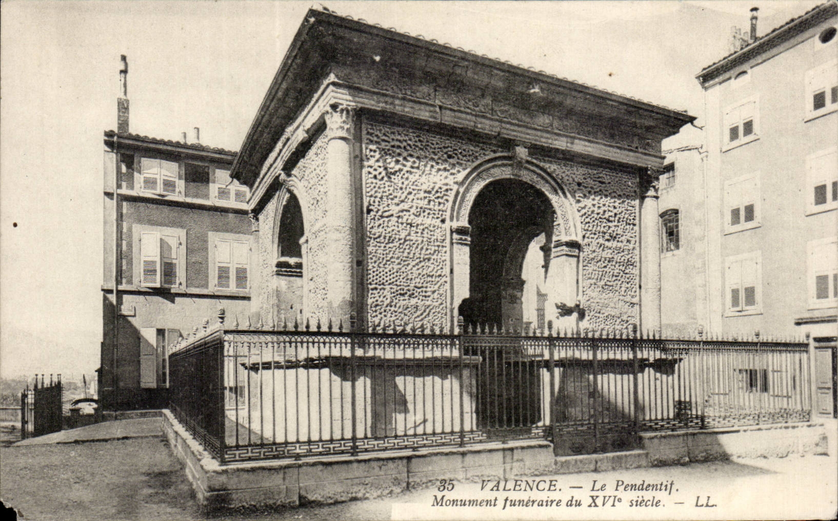 CPA de pechinas Valence Le Monument del decimosexto