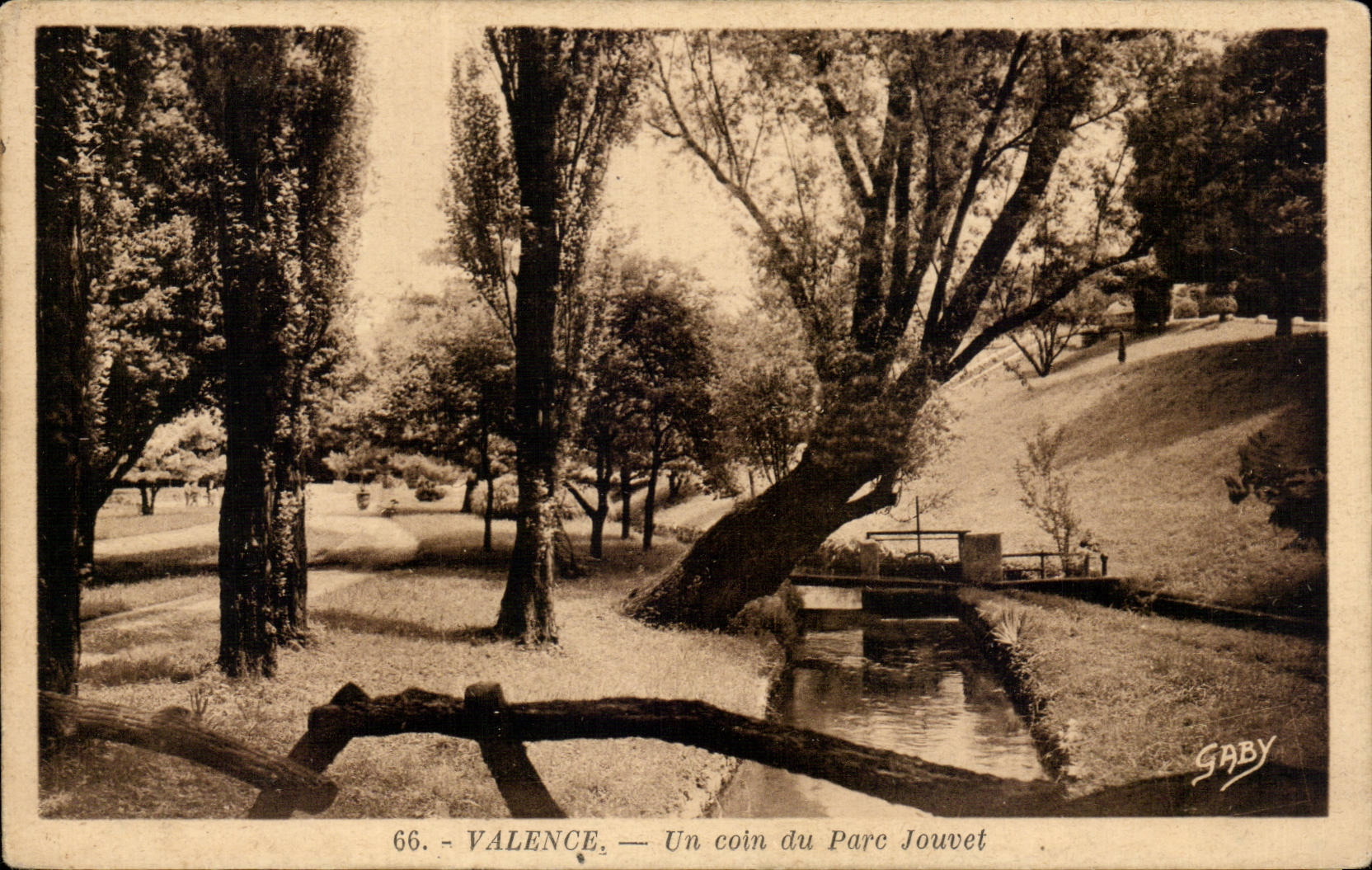 Valencia de CPA una esquina del parque de Jouvet