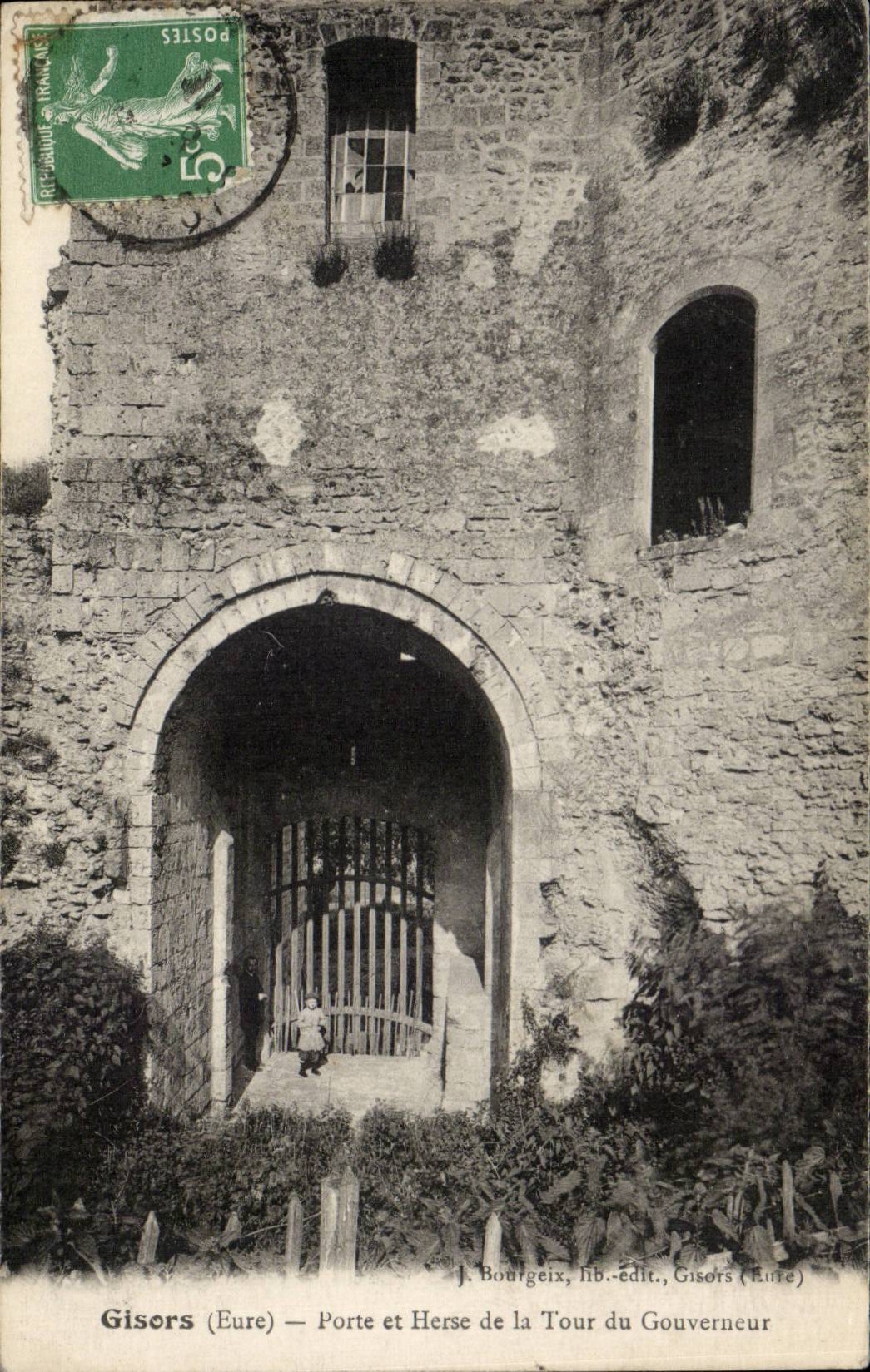 CPA Gisors Porte et herse de la tour du gouverneur