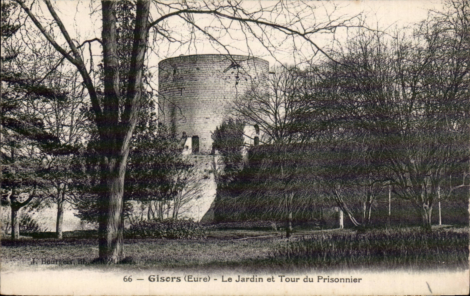 CPA Gisors Le jardin et la tour du prisonnier