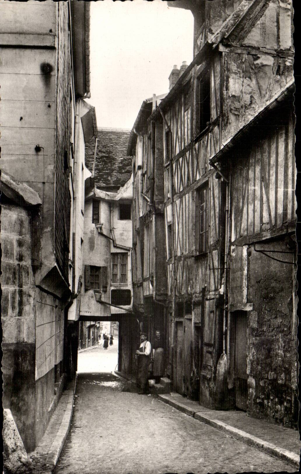CPSM Gisors Le passage du monarque