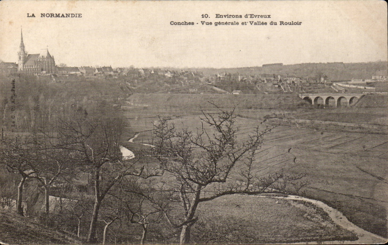 CPA Environs d'Evreux Conches Vue generale et vallee du Rouloir