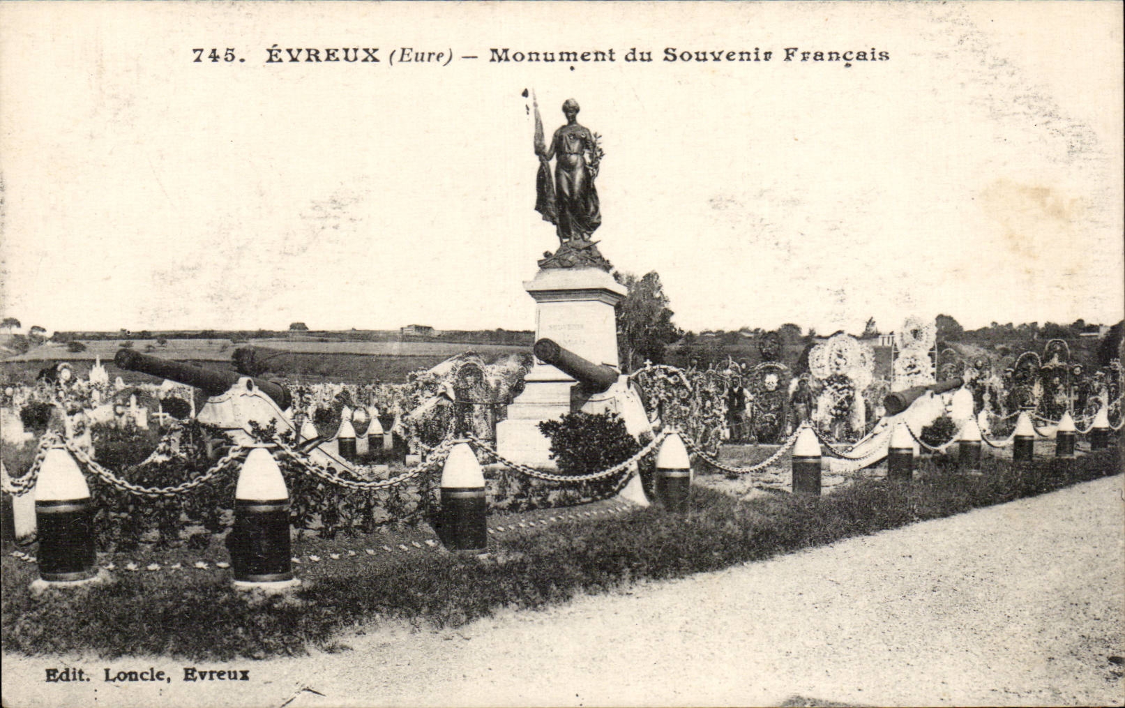 Monumento de CPA Evreux de la memoria francesa