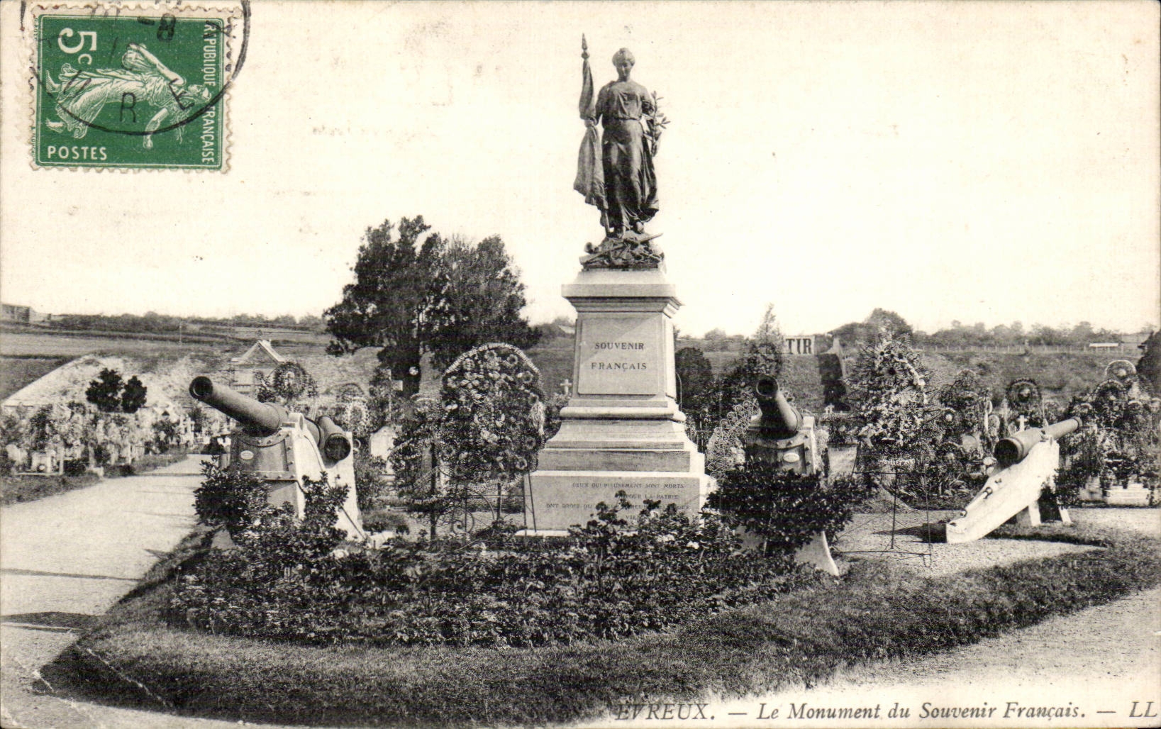 CPA Evreux Le monument of the French memory