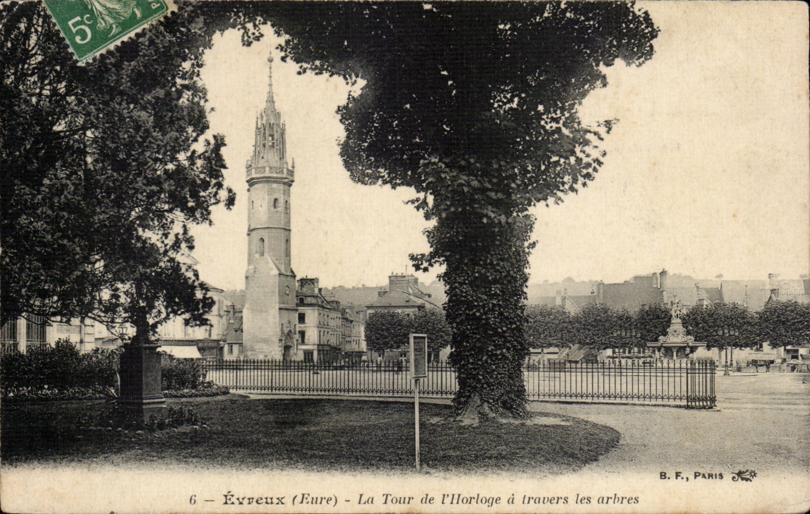 CPA Evreux the tower of the horologe through the trees