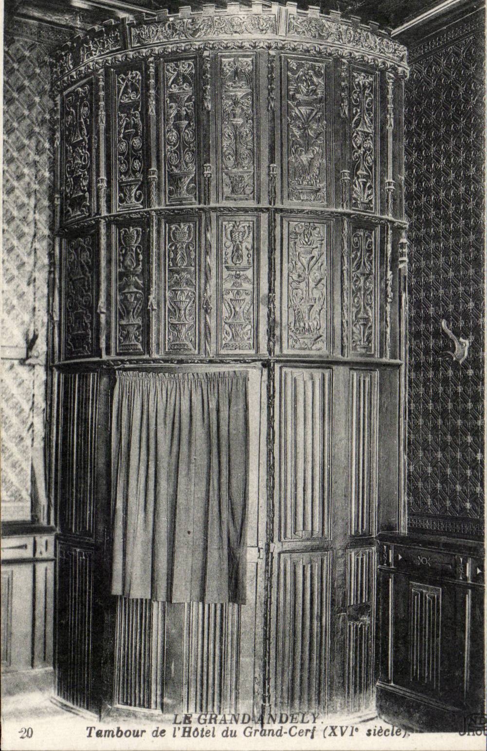 CPA Le Grand Andely Tambour de l'hotel du Grand cerf (16eme)