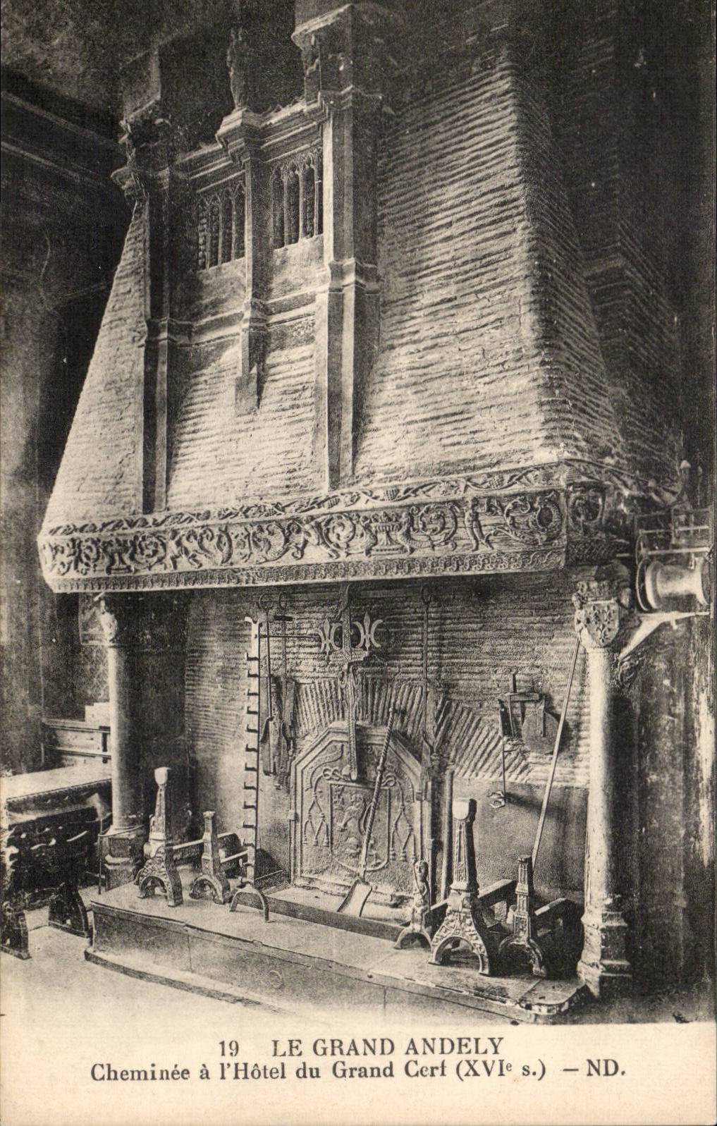 CPA Large Andely chimney with the hotel of the hart (16th)