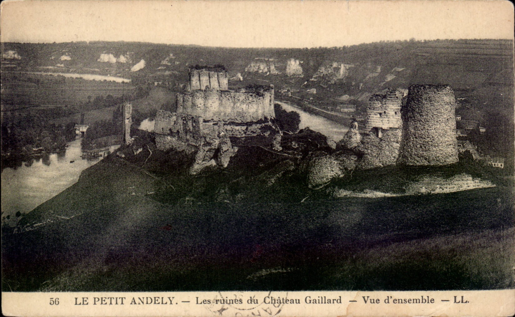 CPA Le Petit Andely Les ruines du Chaetau Gaillard