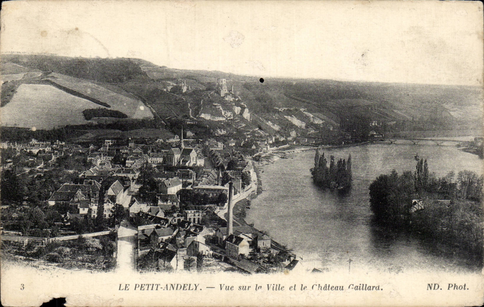 CPA Small Andely Seen on the city and the Strong castle