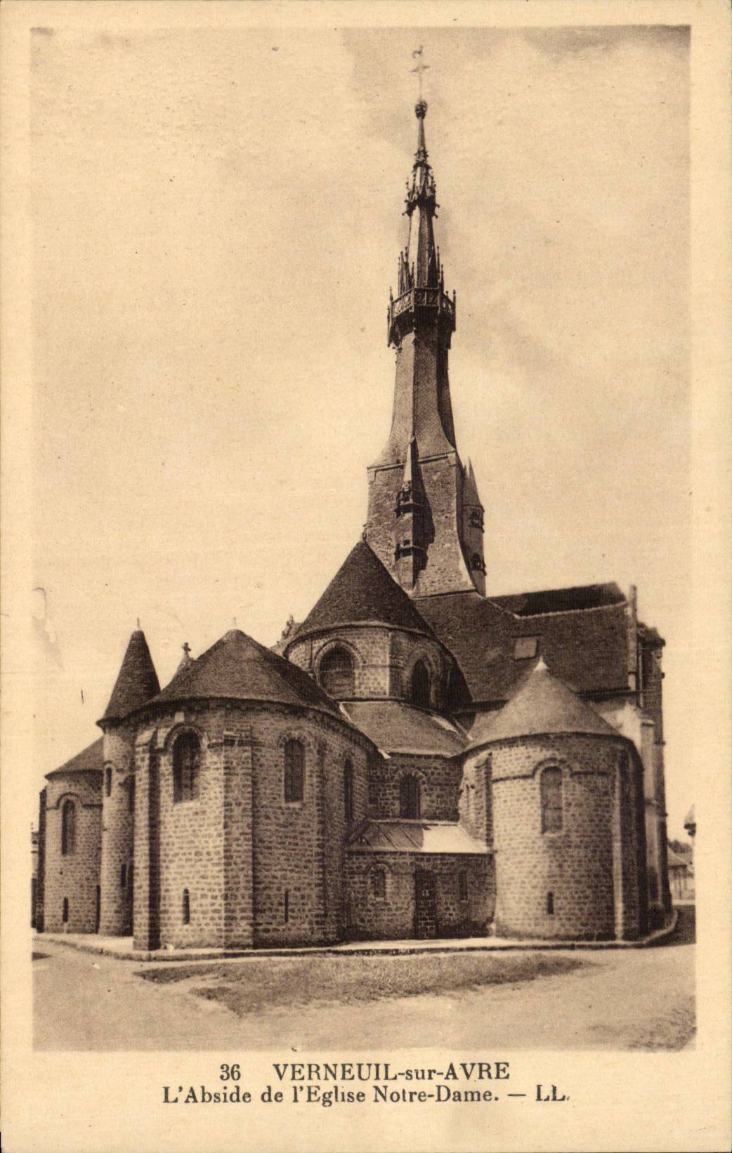 CPA Verneuil on Avre the apse of the Notre Dame church