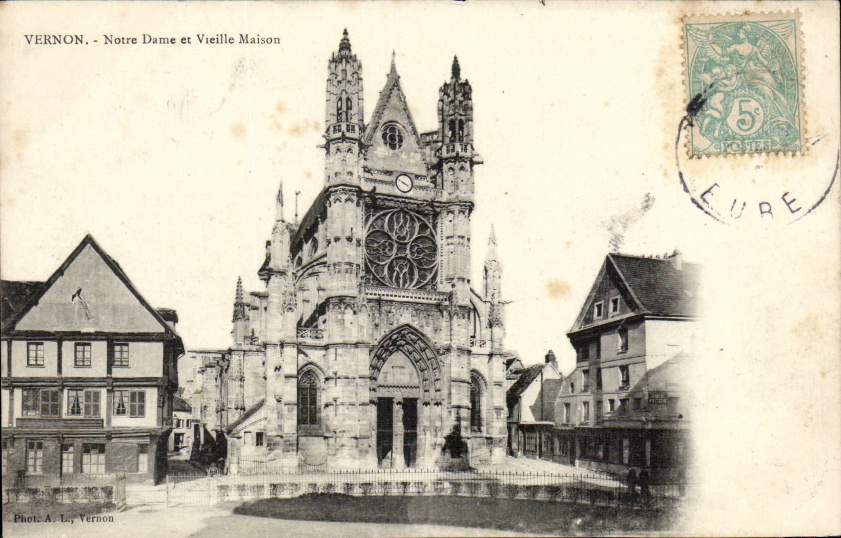 CPA Vernon Notre Dame y casa vieja