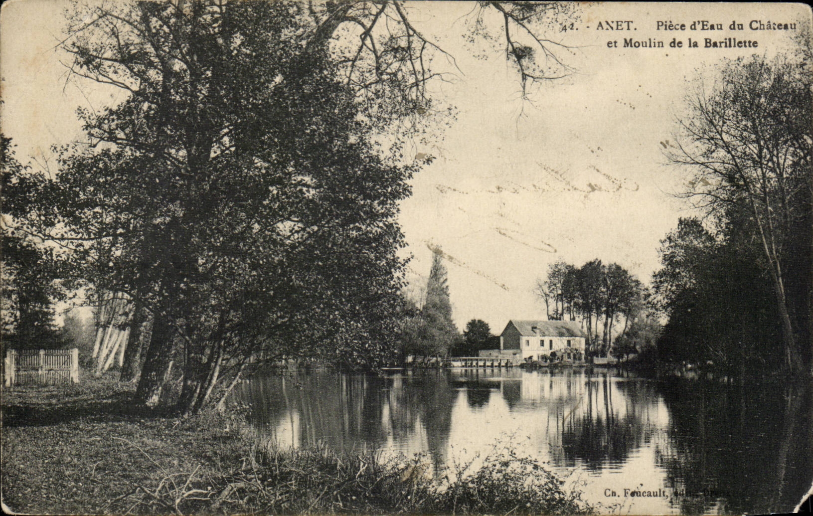 CPA Anet Piece d'eau du chateau et moulin de la Barillette