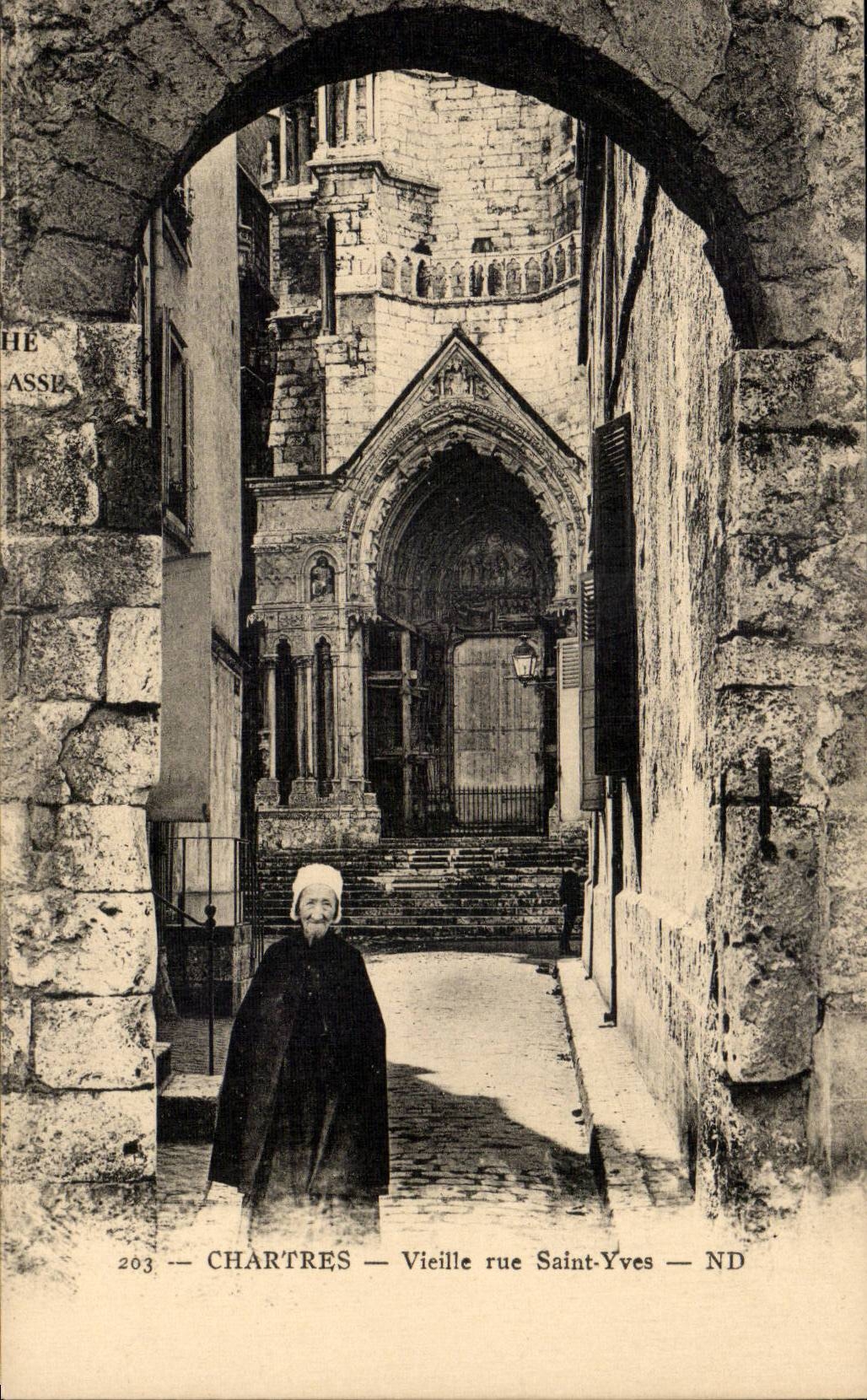 CPA Chartres Old street St Yves