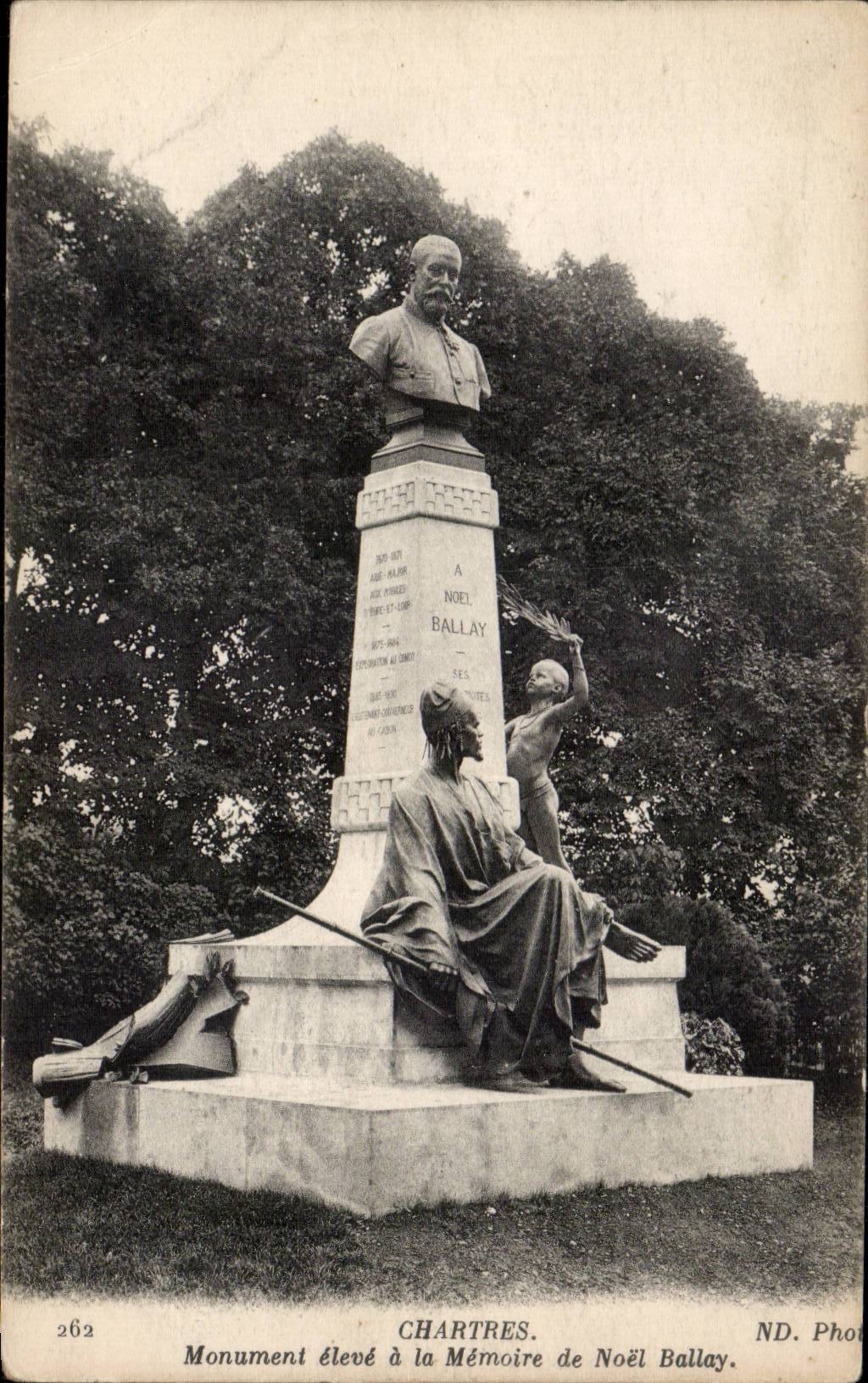 CPA Chartres Monument raised with the memory of No5el Ballay