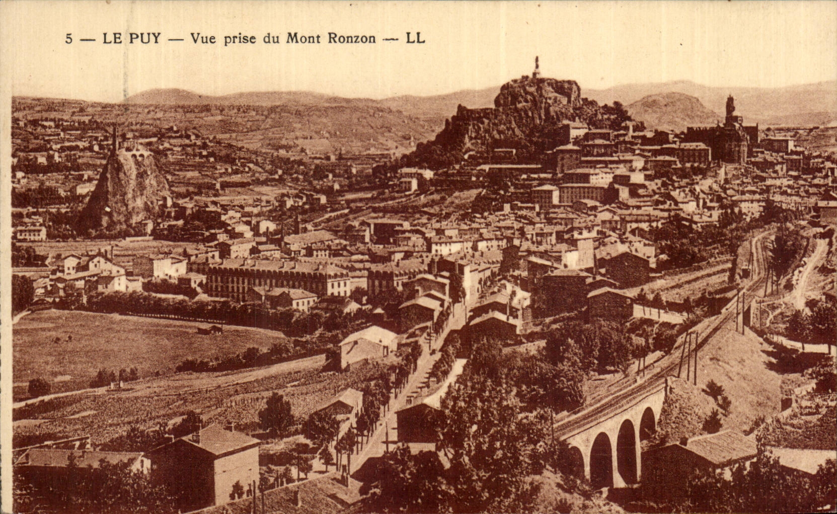 CPA Le Puy Vue prise du Mont Ronzon