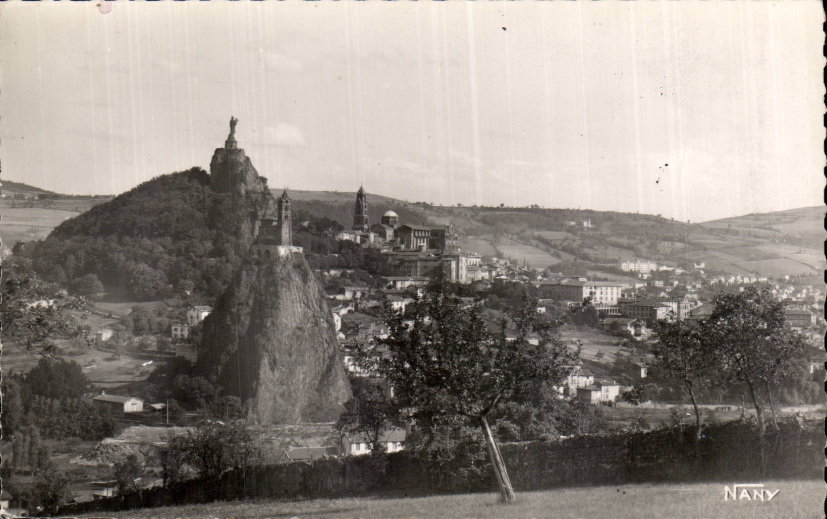 CPSM Le Puy Le rocehr Saint Michel Notre Dame de France et la cathedrale