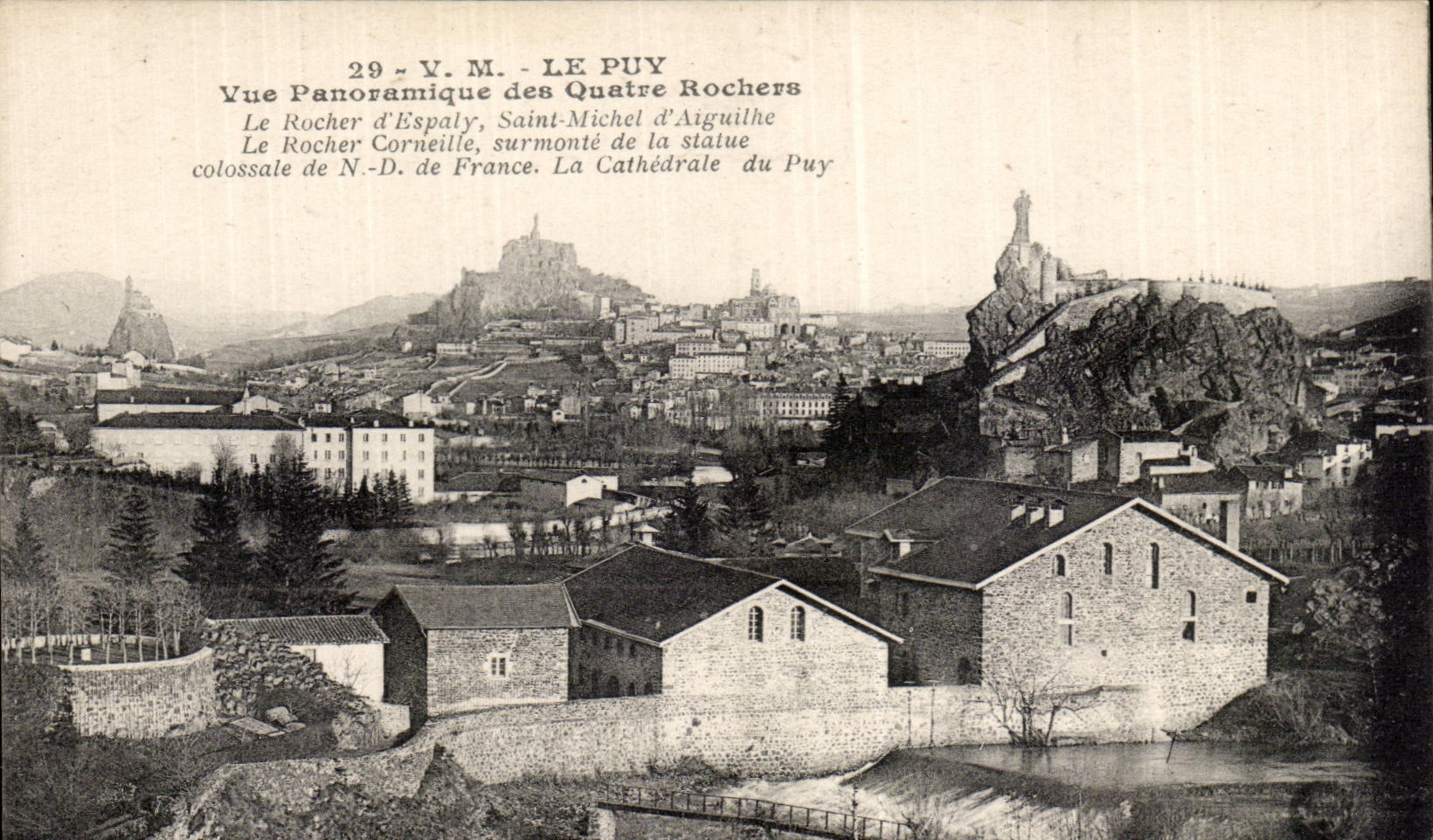 CPA Le Puy Vue panoramique des quatre rochers