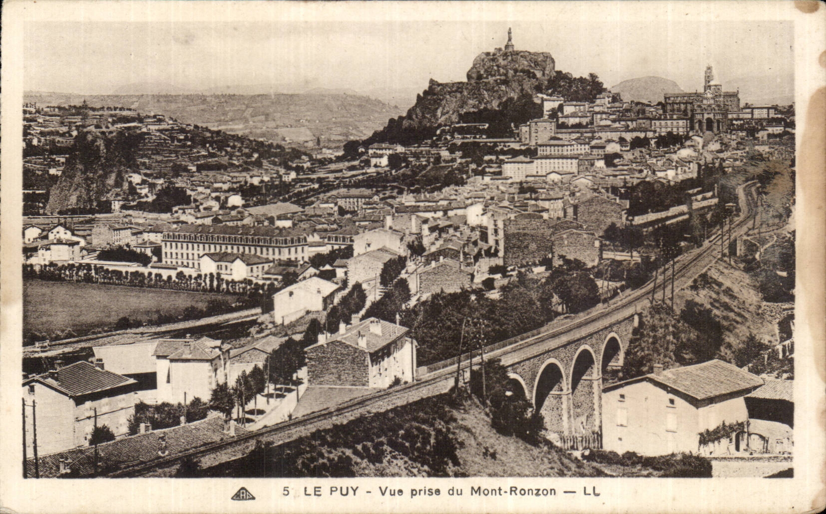 CPA Le Puy Vue prise du Mont Ronzon