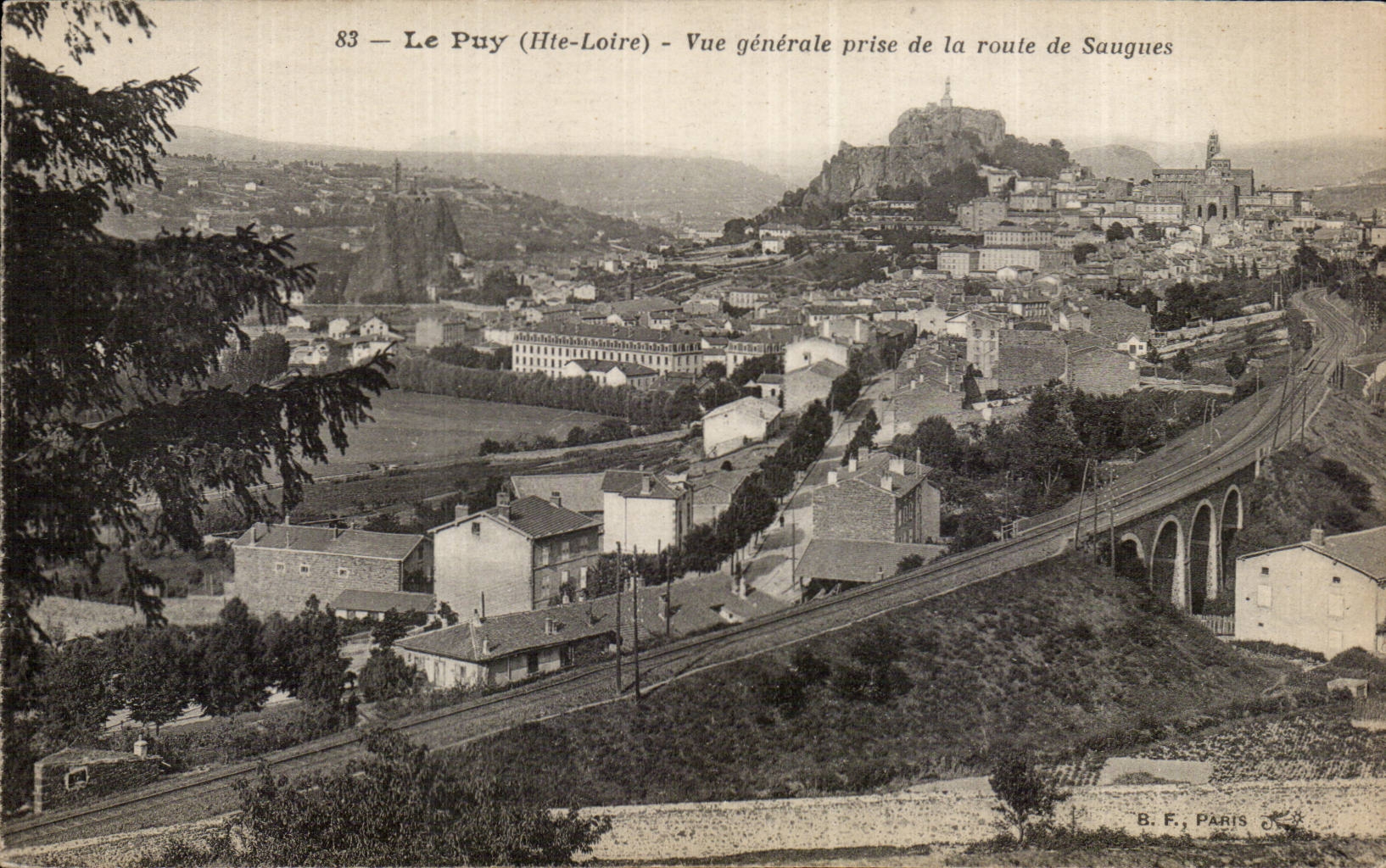 CPA Le Puy Vue generale prise de la route de Saugues
