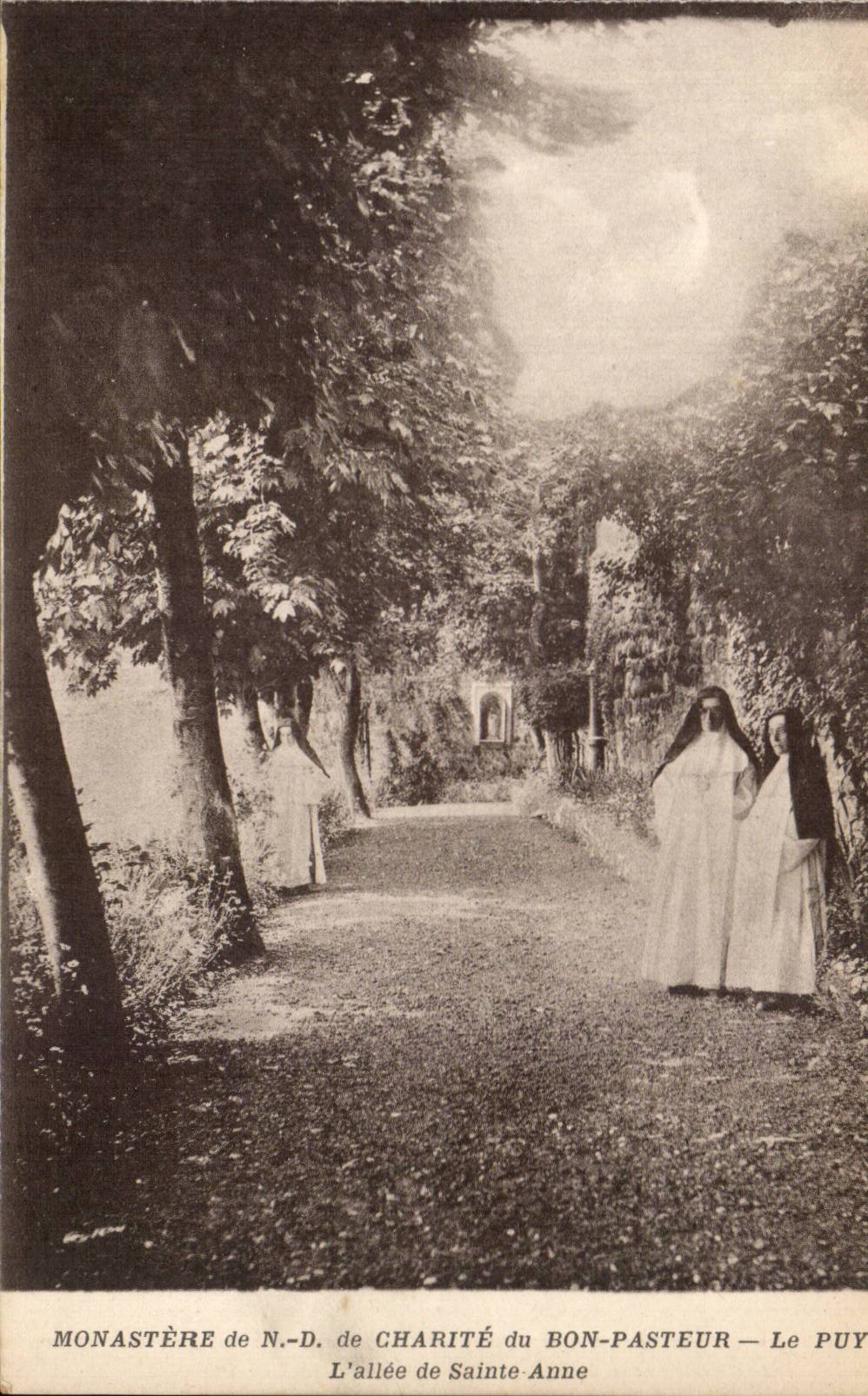 CPA Le Puy Monastere de ND de Charite du Bon Pasteur L'allee de Sainte Anne