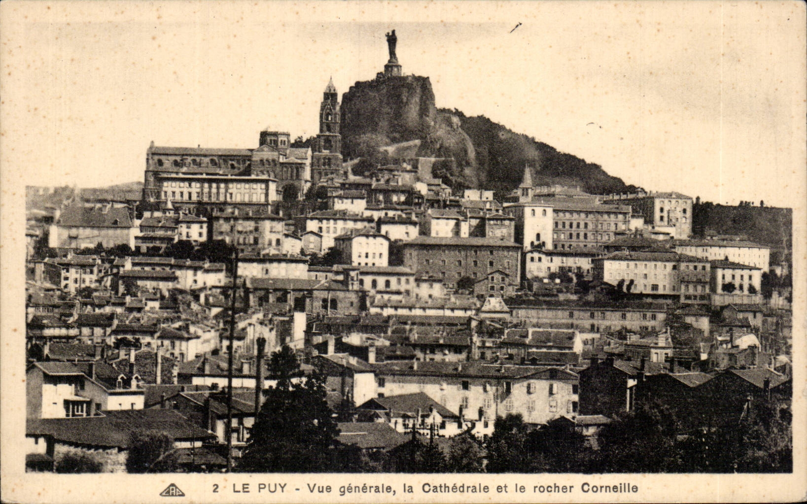 CPA Le Puy Vue generale la cathedrale et le rocher Corneille
