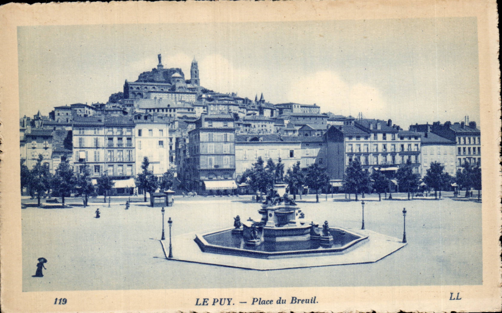 CPA Le Puy Place du Breuil