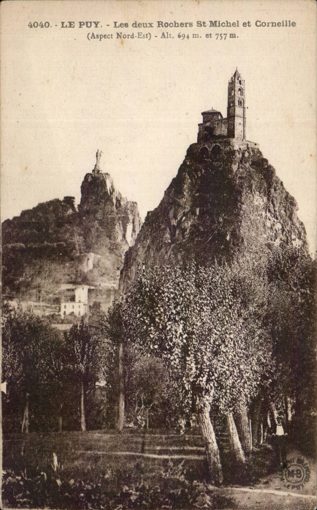 CPA Le Puy Les deux rochers St Michel et Corneille 