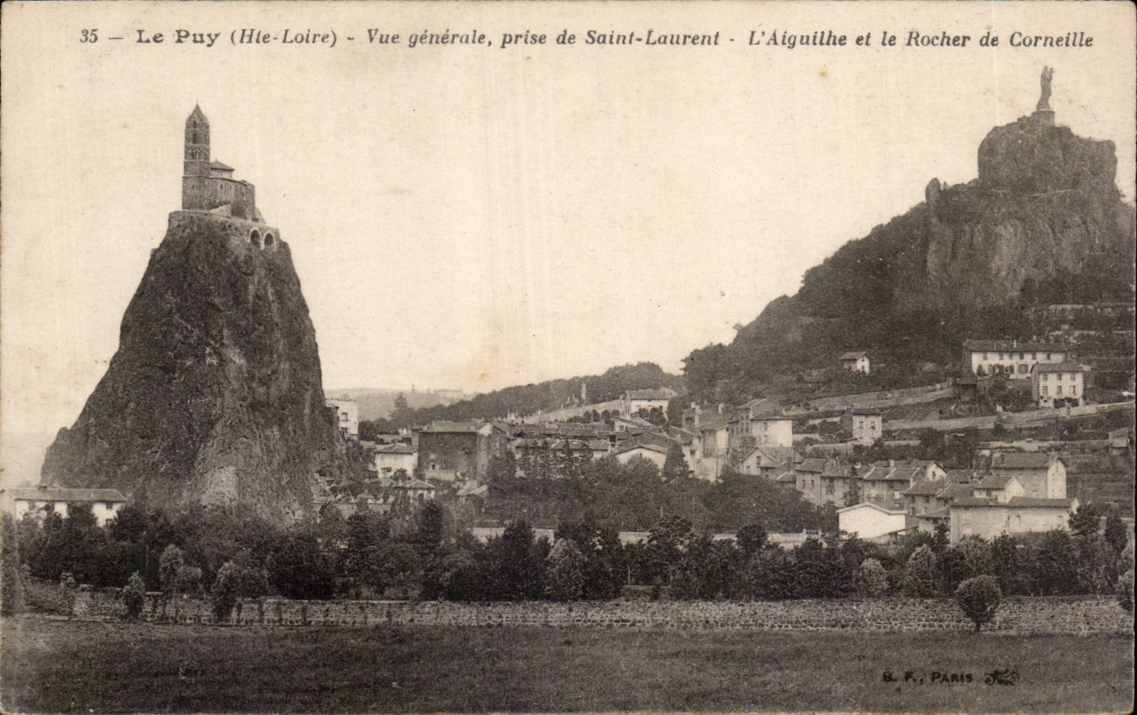 CPA Le Puy Vue generale prise de Saint Laurent L'aguilhe et le rocher de Corneille