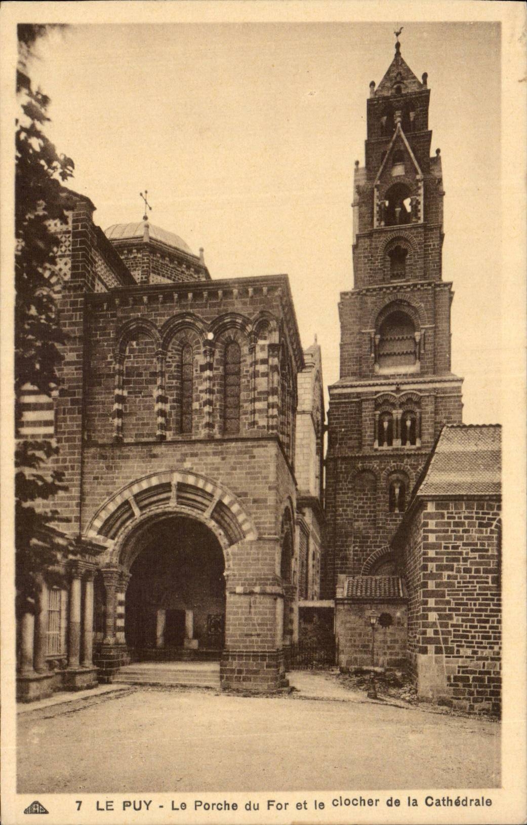 CPA Puy in Velay Le porch of For and bell-tower of the cathedral